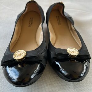 Michael Kors women US size 7.5 flats shoes